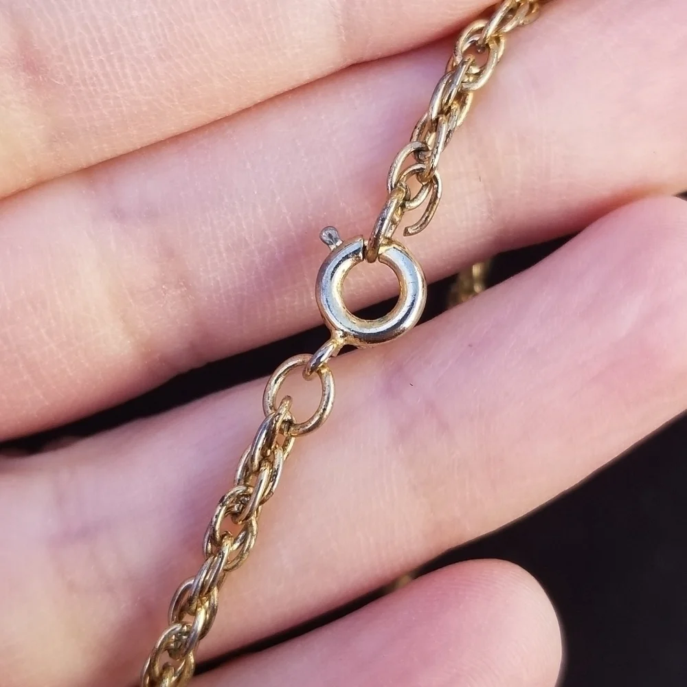 vintage gold tone chain with roses on cream pendant